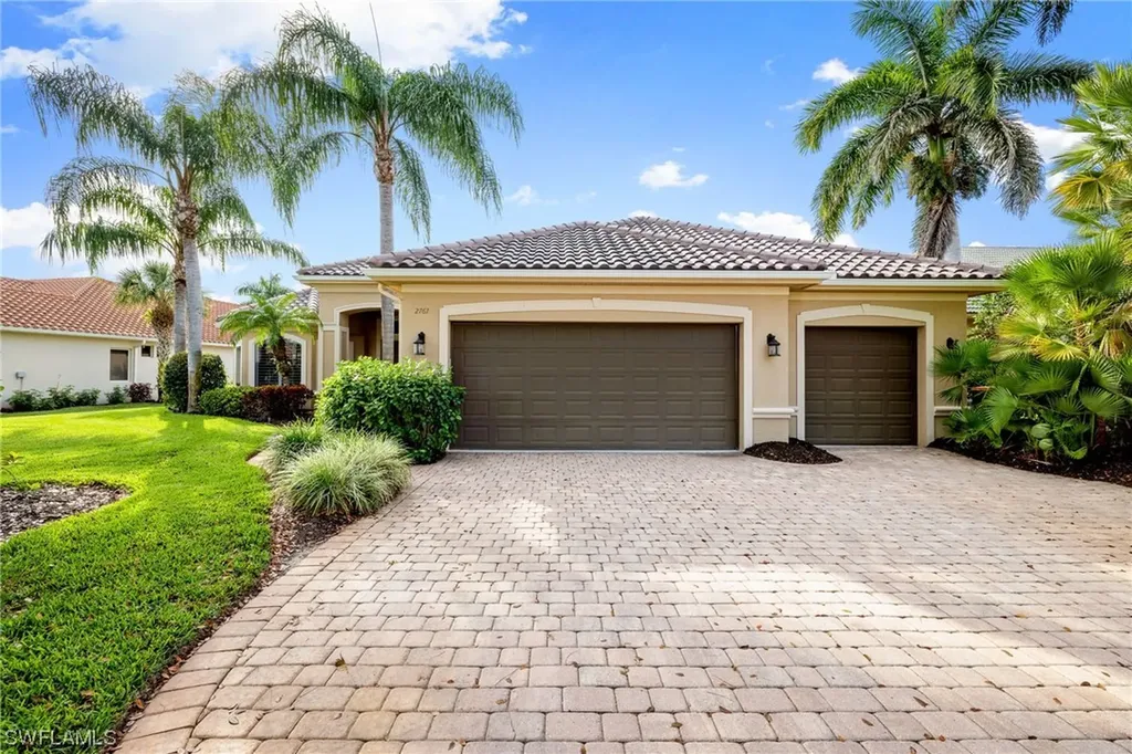 2767 Olde Cypress Drive Naples FL 34119
