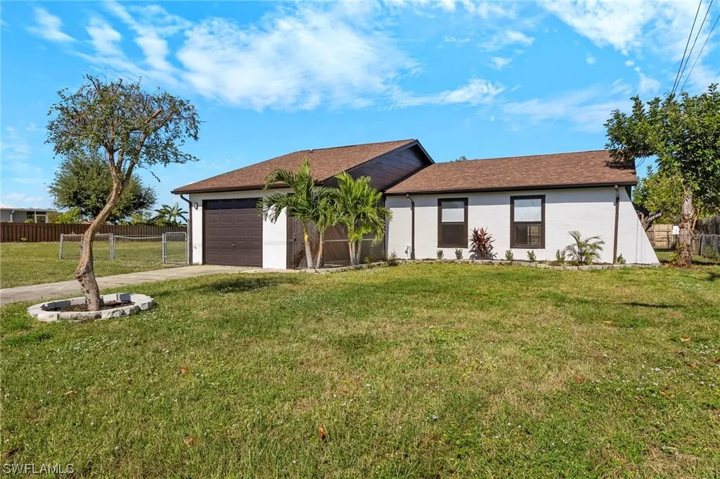 913 Diplomat Parkway E Cape Coral FL 33909