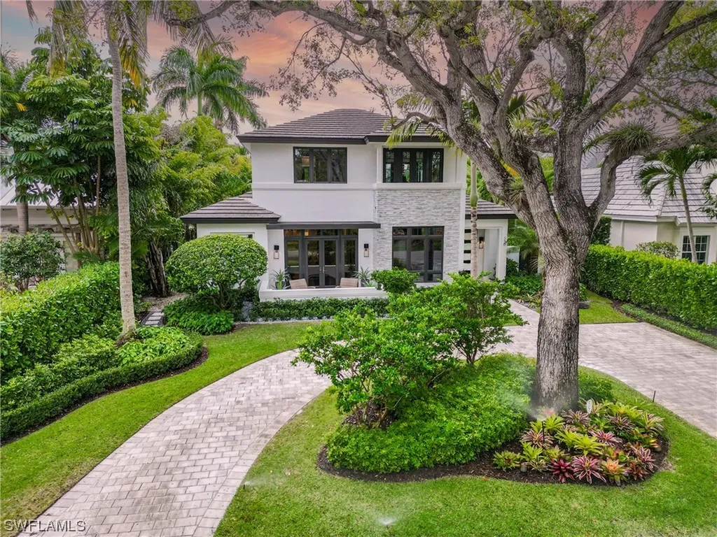 336 1st Avenue N Naples FL 34102