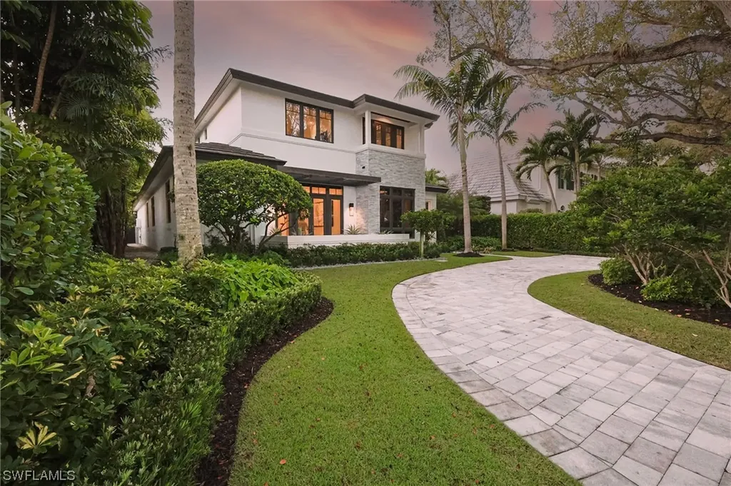 336 1st Avenue N Naples FL 34102