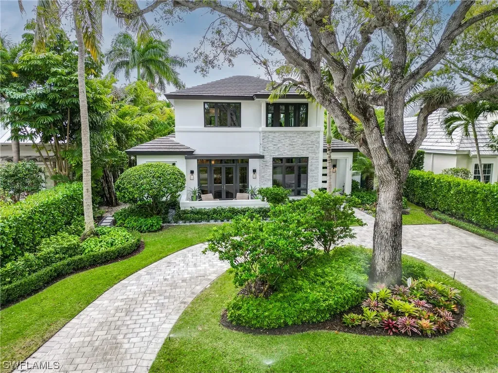 336 1st Avenue N Naples FL 34102