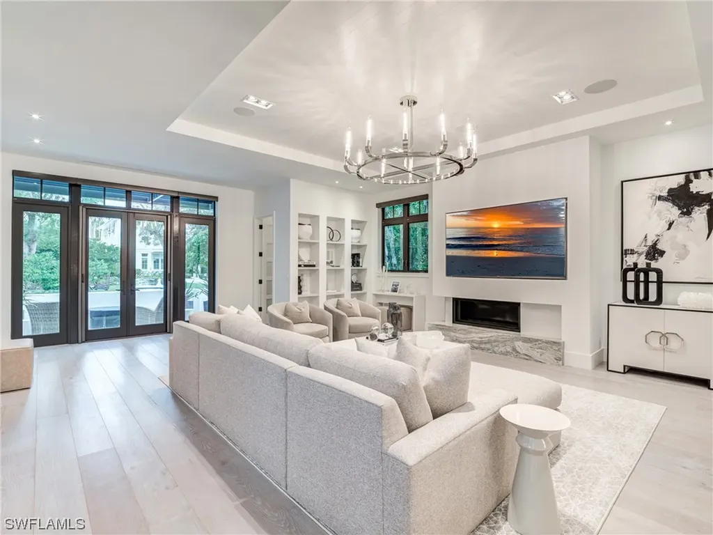 336 1st Avenue N Naples FL 34102