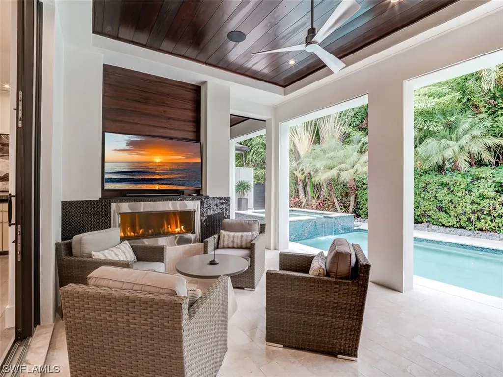 336 1st Avenue N Naples FL 34102