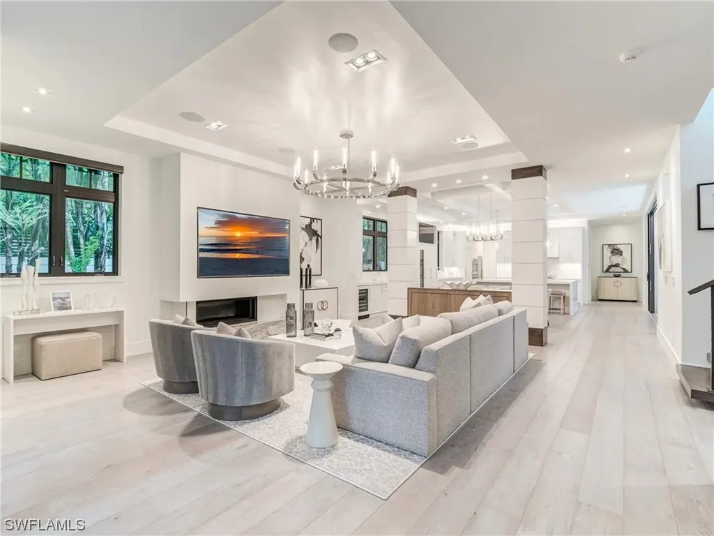 336 1st Avenue N Naples FL 34102