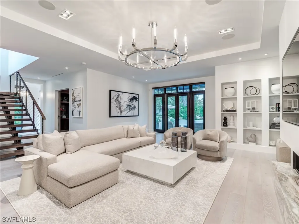 336 1st Avenue N Naples FL 34102
