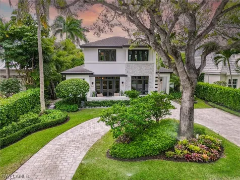 336 1ST Avenue N Naples FL 34102