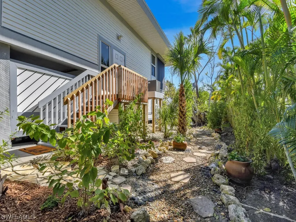 1039 Beach Road Sanibel FL 33957