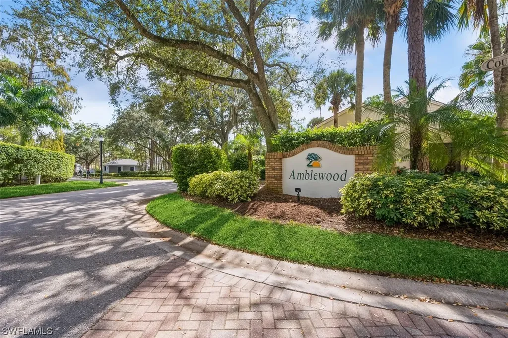 103 Amblewood Lane Naples FL 34105
