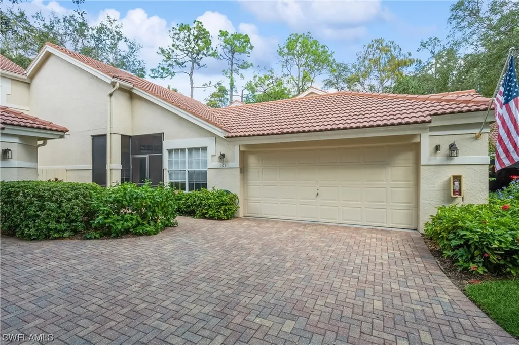 103 Amblewood Lane Naples FL 34105