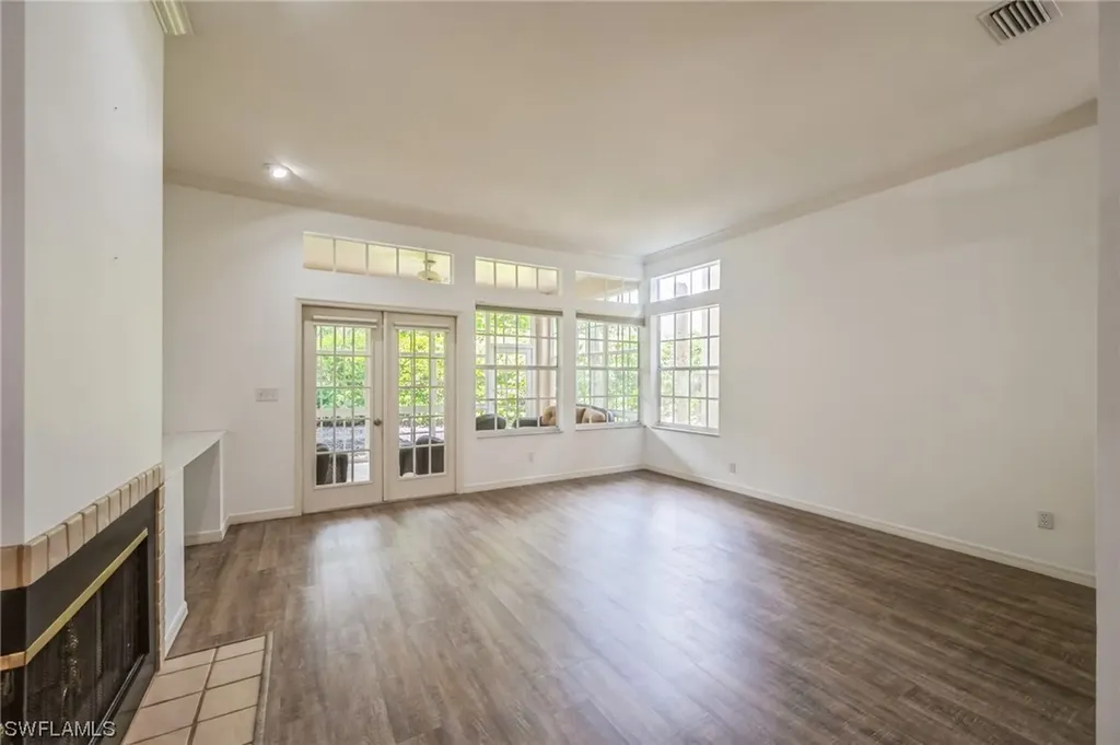 103 Amblewood Lane Naples FL 34105