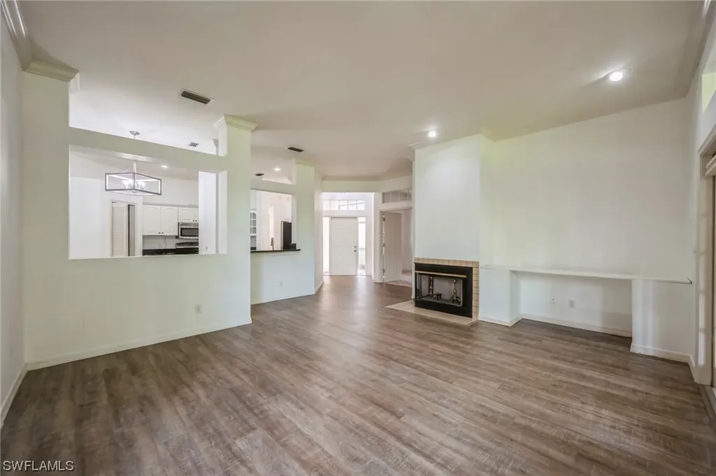 103 Amblewood Lane Naples FL 34105