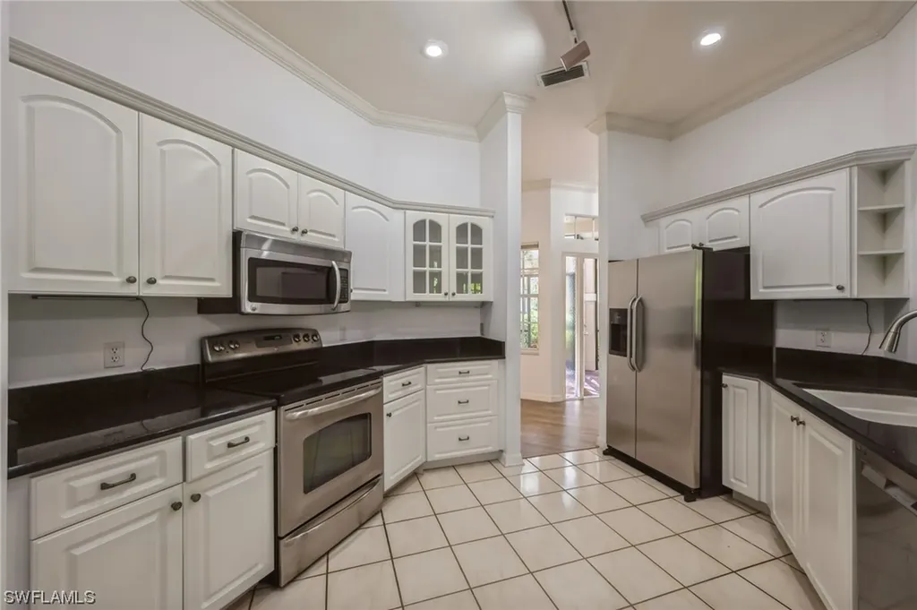 103 Amblewood Lane Naples FL 34105