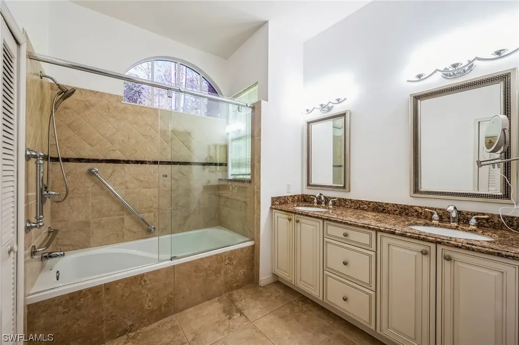 103 Amblewood Lane Naples FL 34105