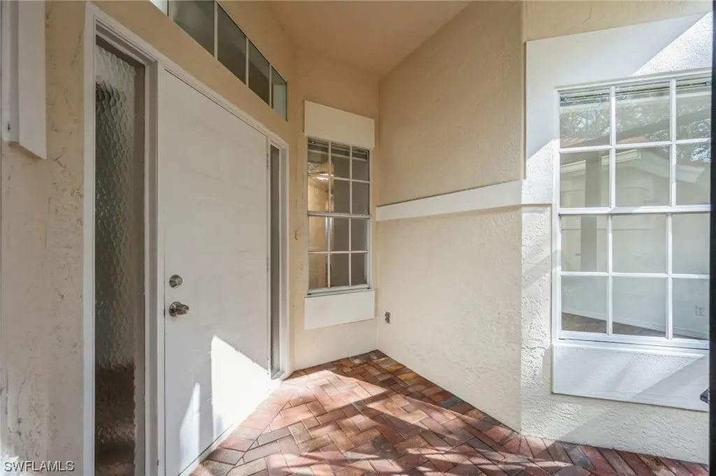 103 Amblewood Lane Naples FL 34105