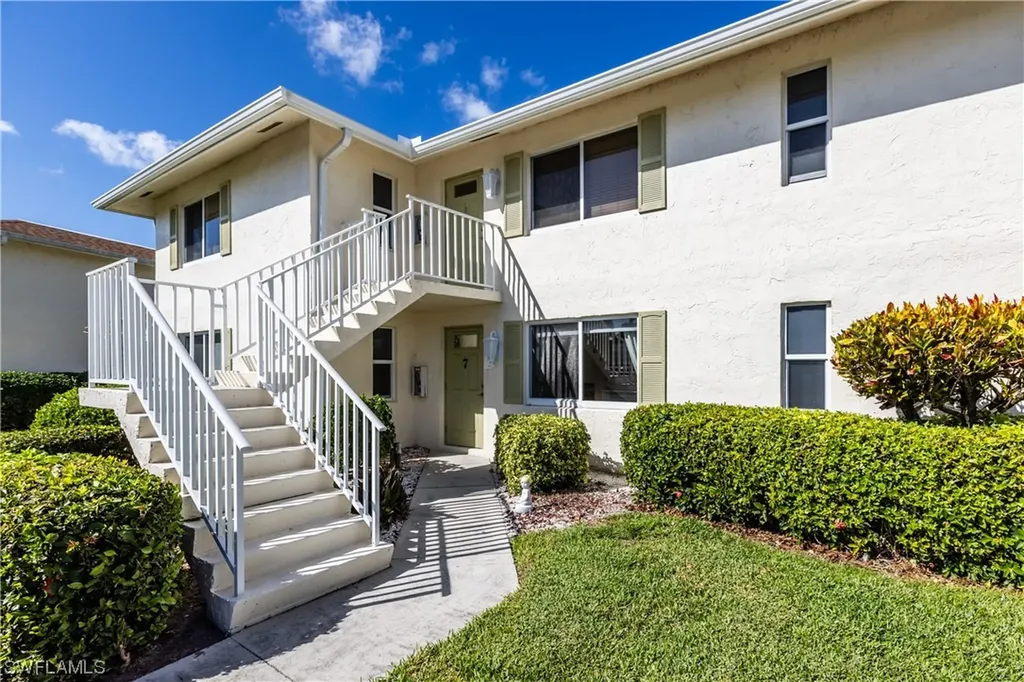 581 Teryl Road Naples FL 34112