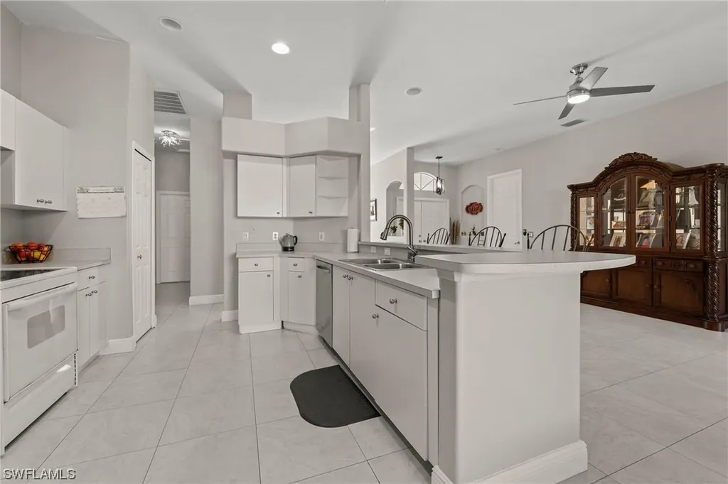 879 Grove Drive Naples FL 34120