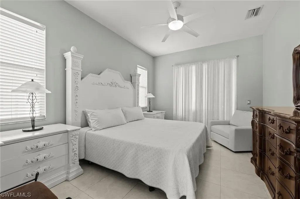 879 Grove Drive Naples FL 34120