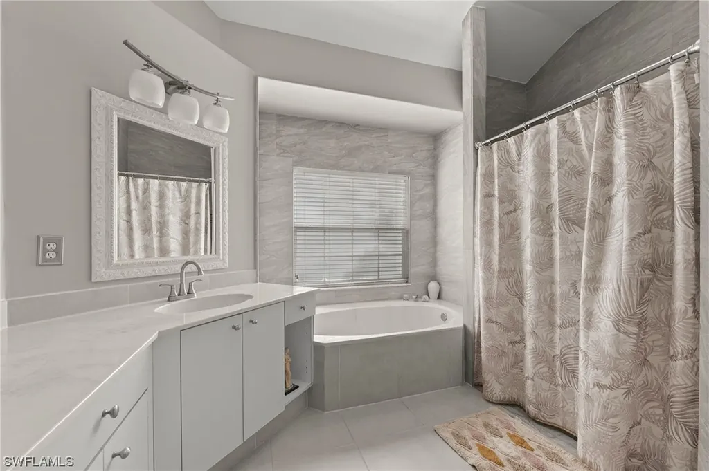 879 Grove Drive Naples FL 34120