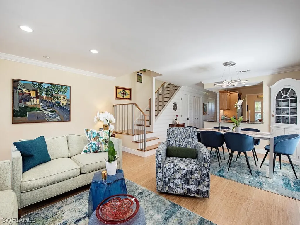 Naples FL, 1090 6TH Street S