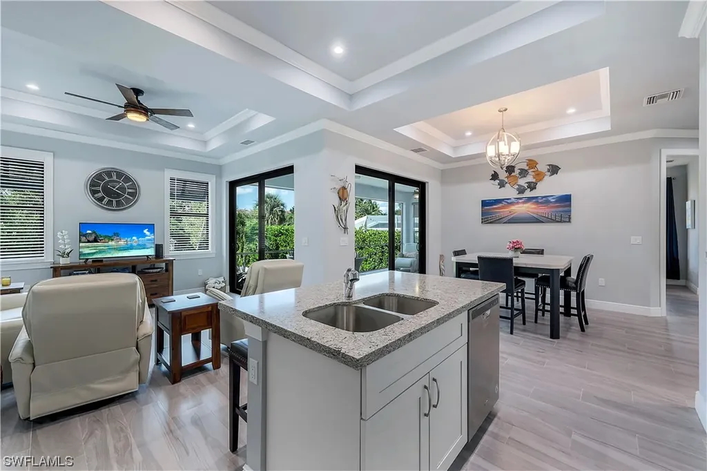 109 Cocohatchee Street Naples FL 34110