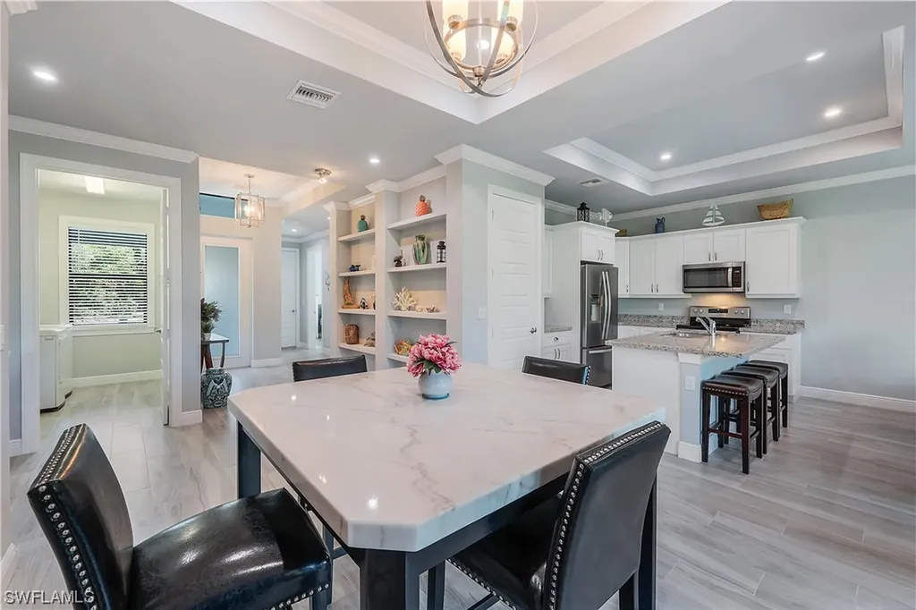 109 Cocohatchee Street Naples FL 34110