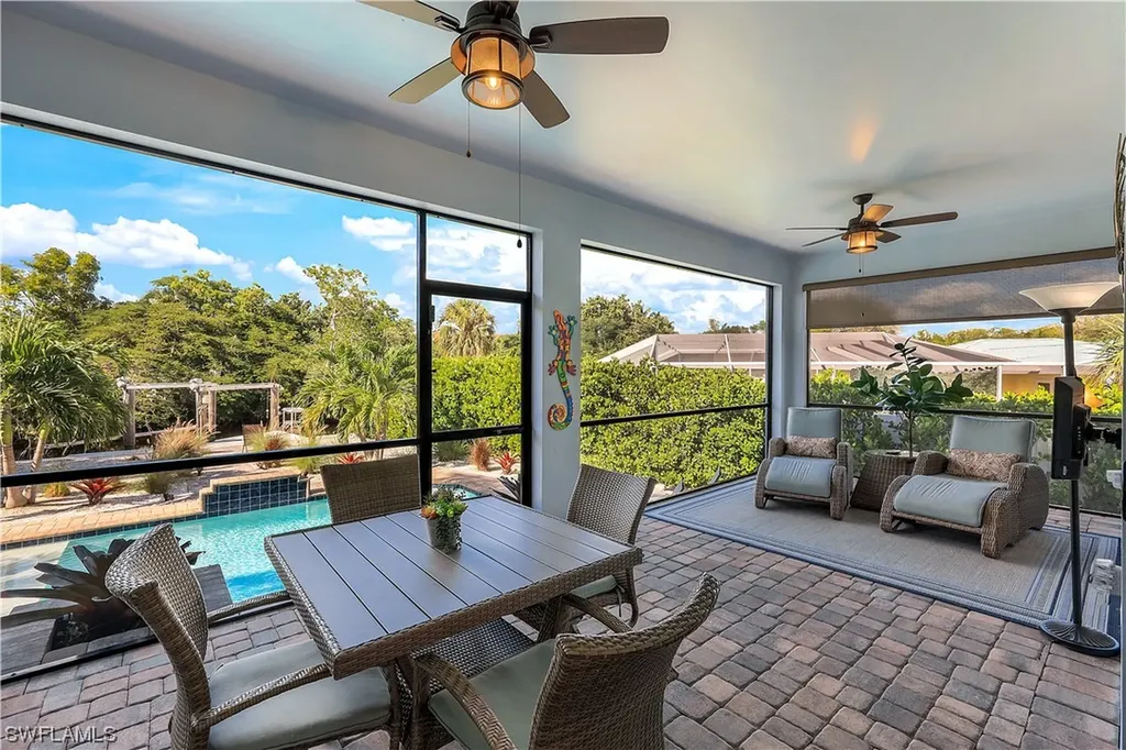 109 Cocohatchee Street Naples FL 34110