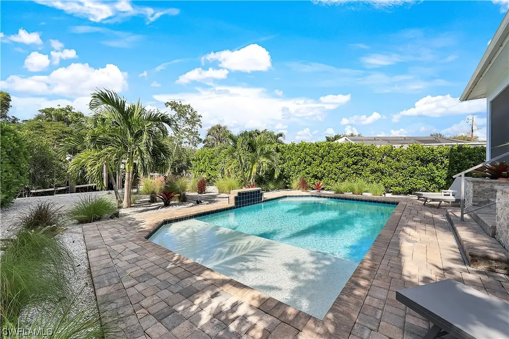 109 Cocohatchee Street Naples FL 34110