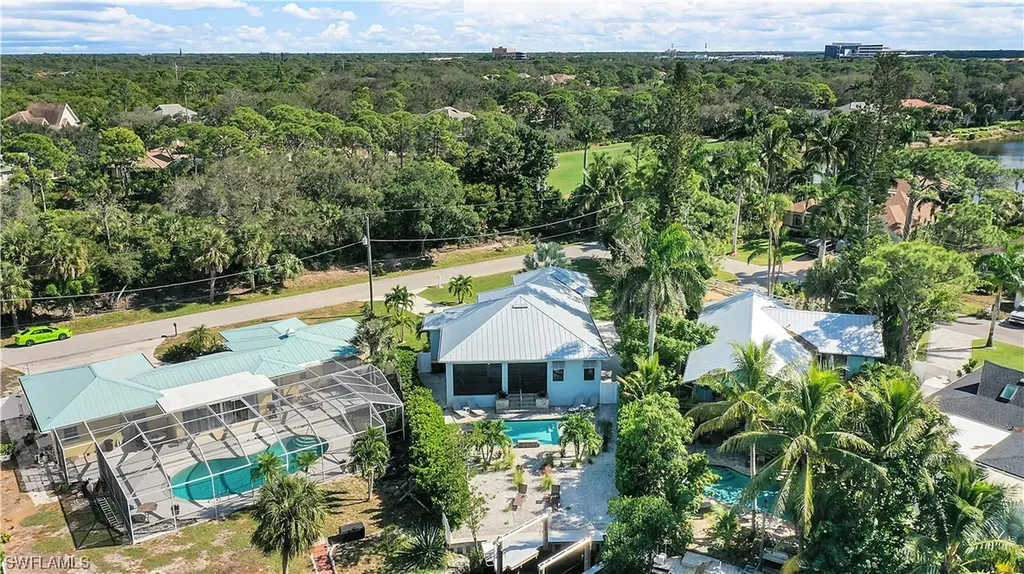 109 Cocohatchee Street Naples FL 34110