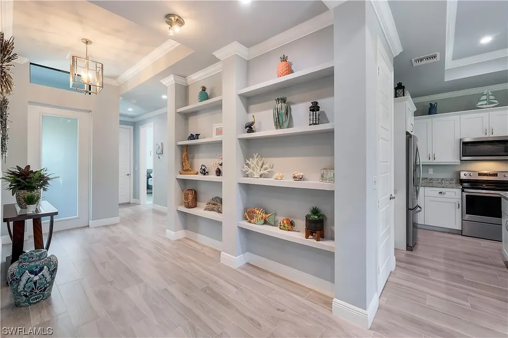 109 Cocohatchee Street Naples FL 34110