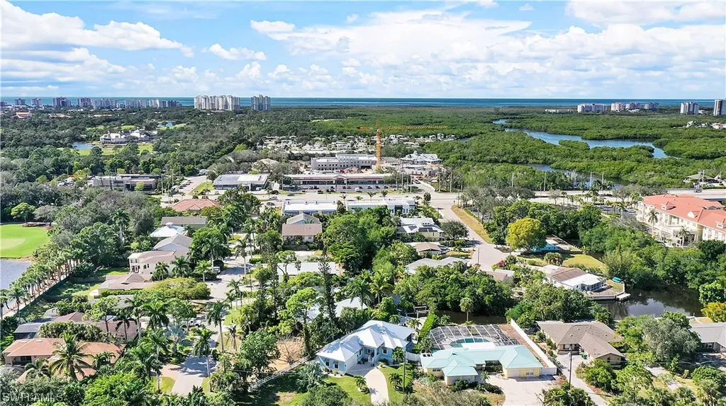 109 Cocohatchee Street Naples FL 34110