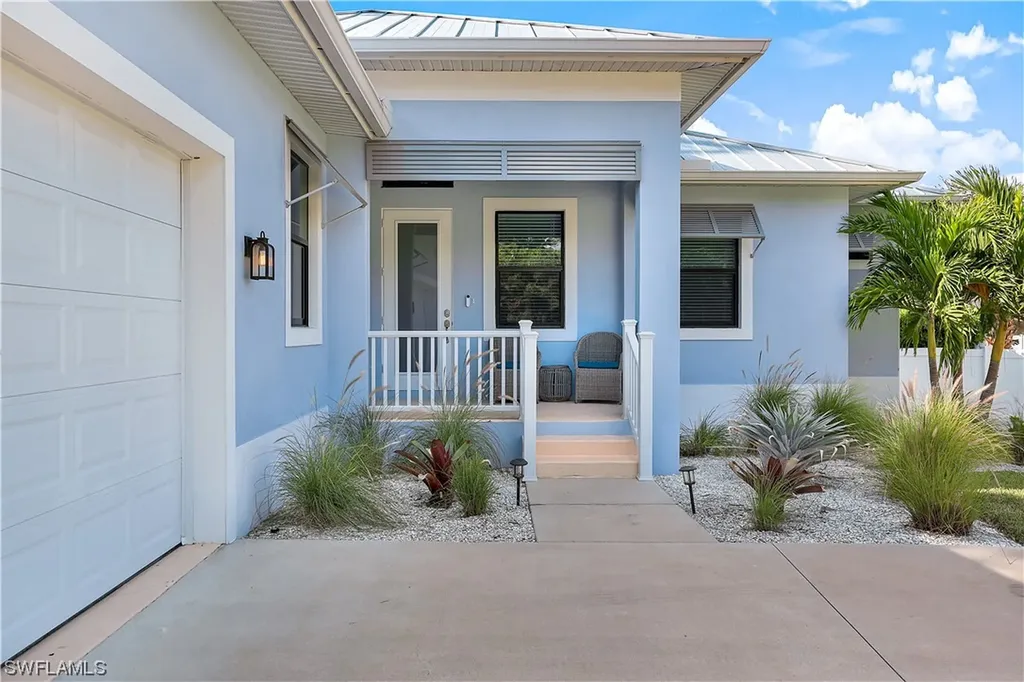 109 Cocohatchee Street Naples FL 34110