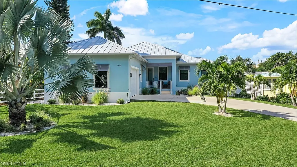 109 Cocohatchee Street Naples FL 34110