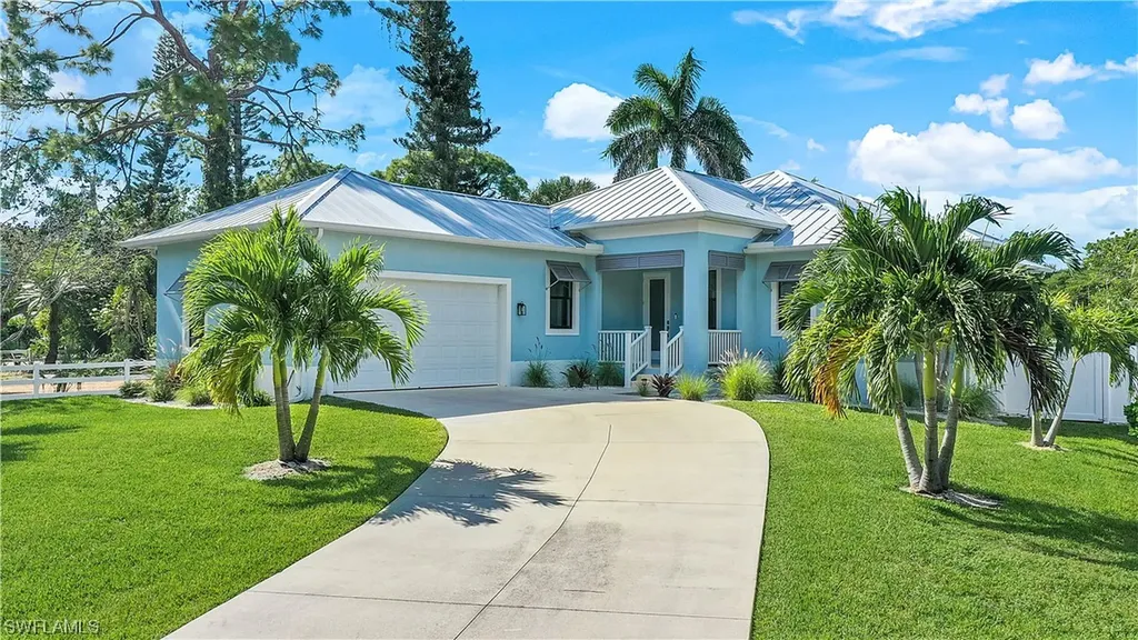 109 Cocohatchee Street Naples FL 34110