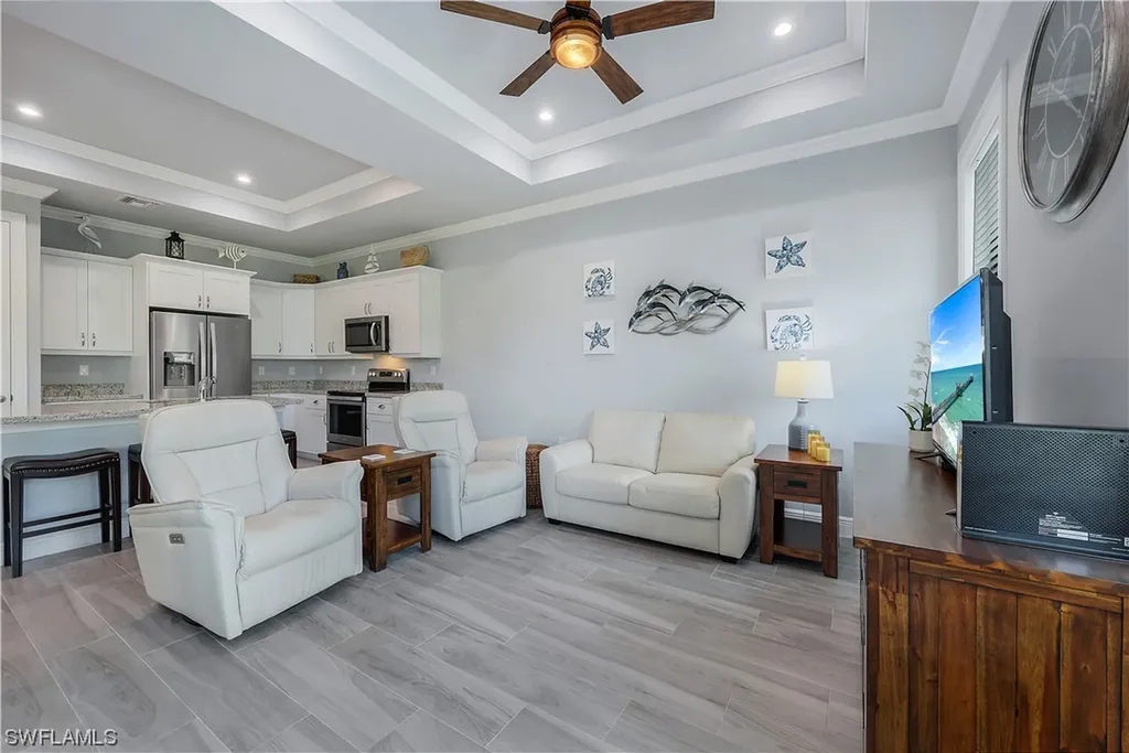109 Cocohatchee Street Naples FL 34110