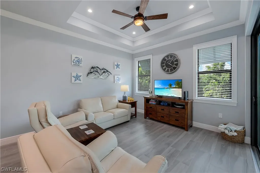 109 Cocohatchee Street Naples FL 34110