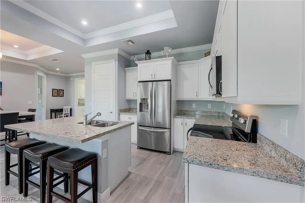 109 Cocohatchee Street Naples FL 34110