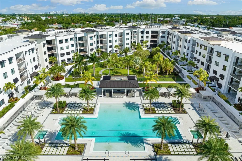 1125 Central Avenue Naples FL 34102