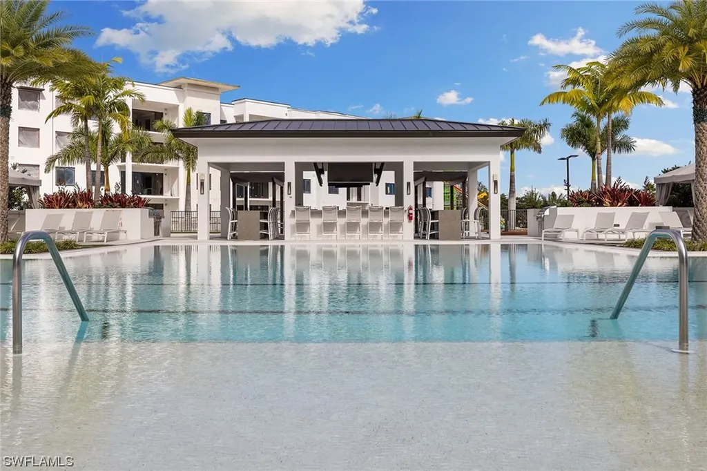 1125 Central Avenue Naples FL 34102