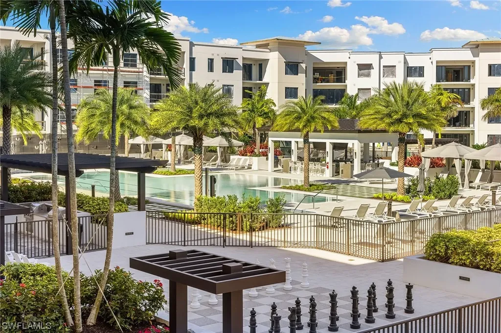 1125 Central Avenue Naples FL 34102