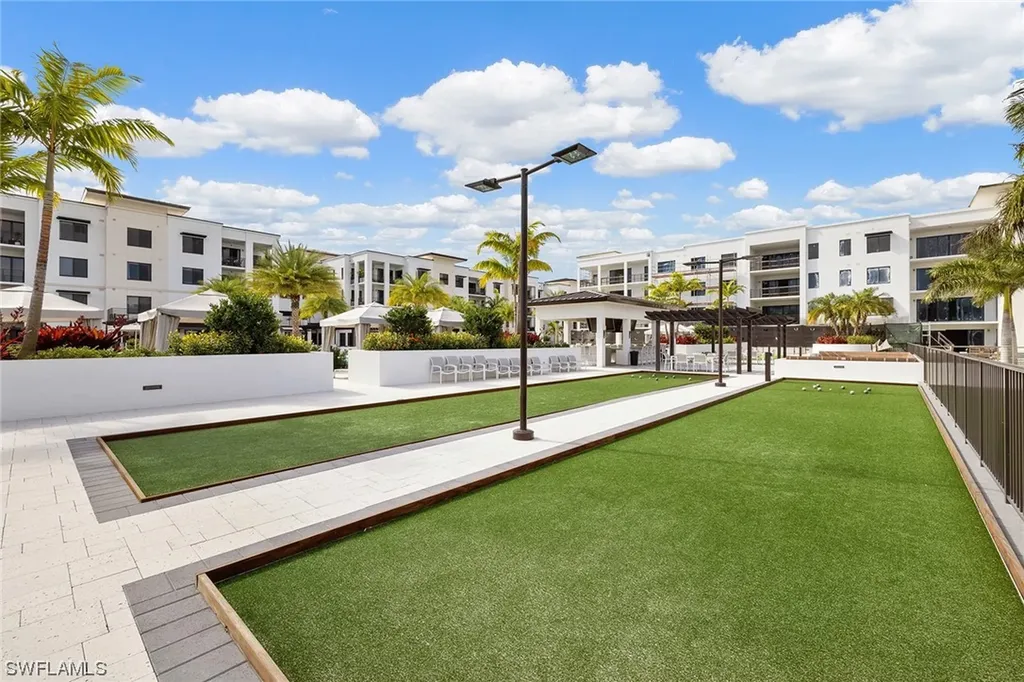 1125 Central Avenue Naples FL 34102