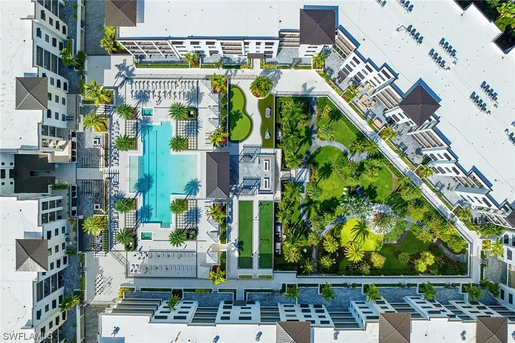 1125 Central Avenue Naples FL 34102