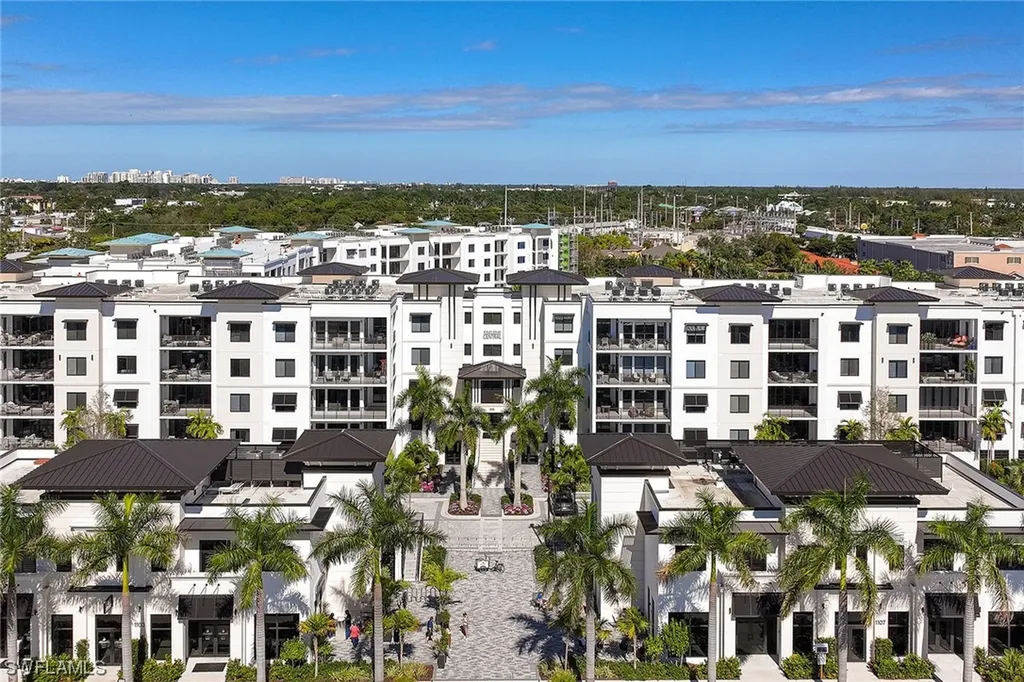 1125 Central Avenue Naples FL 34102