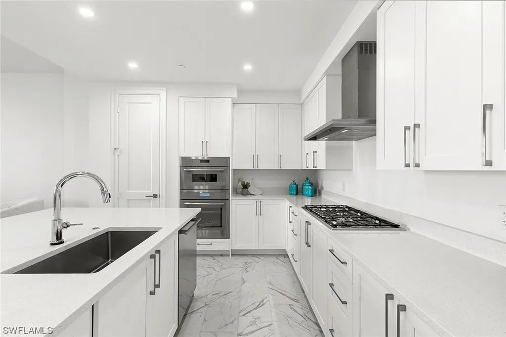 1125 Central Avenue Naples FL 34102