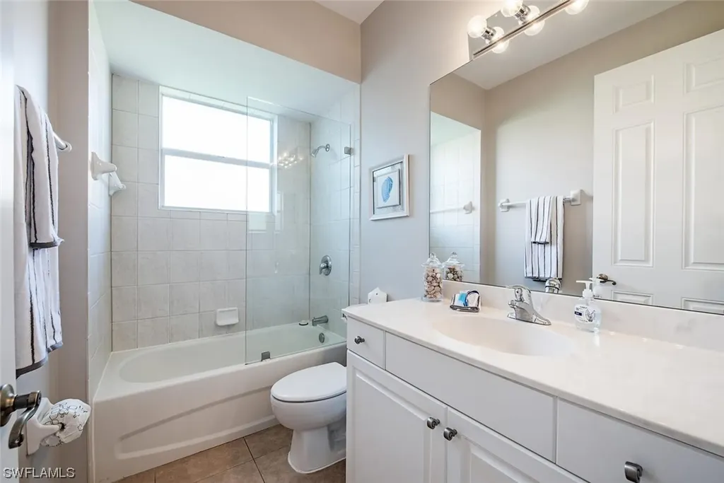 1067 Tivoli Drive Naples FL 34104