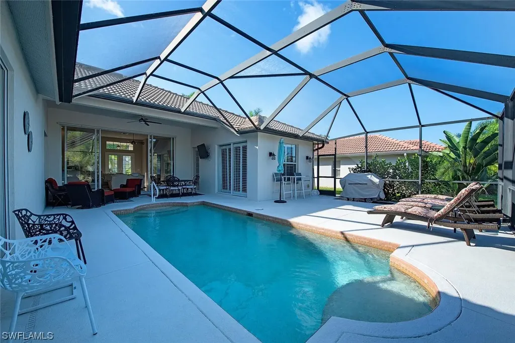 1067 Tivoli Drive Naples FL 34104