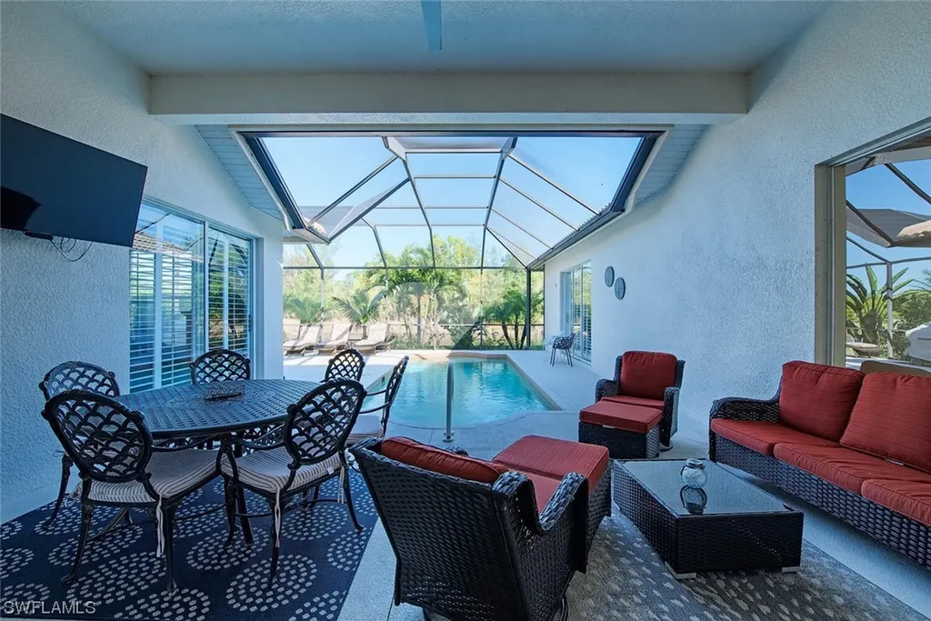 1067 Tivoli Drive Naples FL 34104