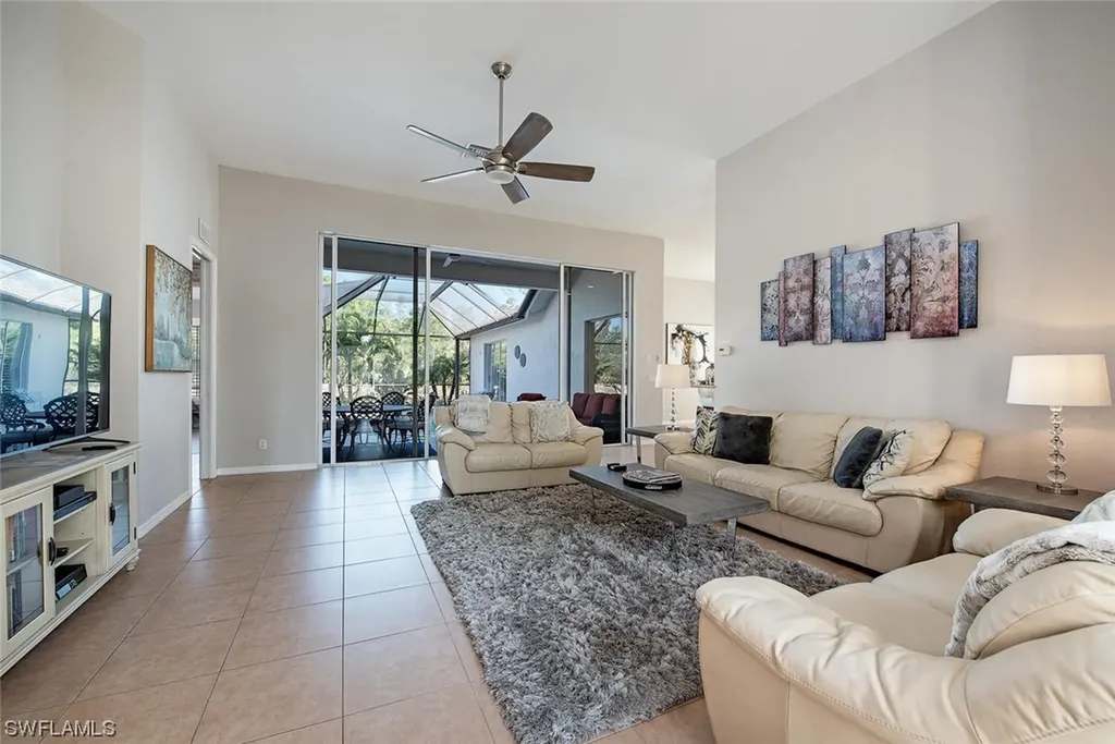 1067 Tivoli Drive Naples FL 34104