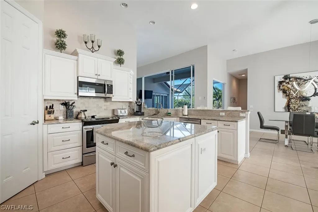 1067 Tivoli Drive Naples FL 34104