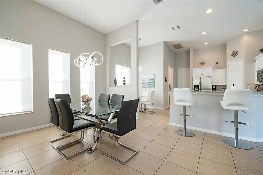 1067 Tivoli Drive Naples FL 34104