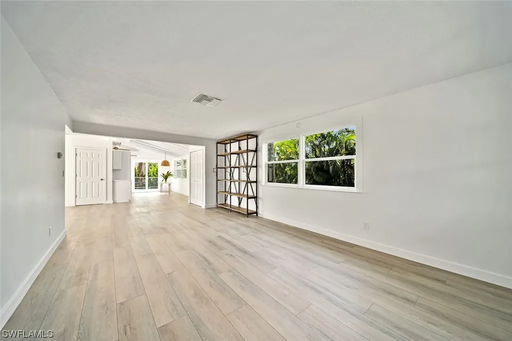 6141 Henderson Road Sanibel FL 33957